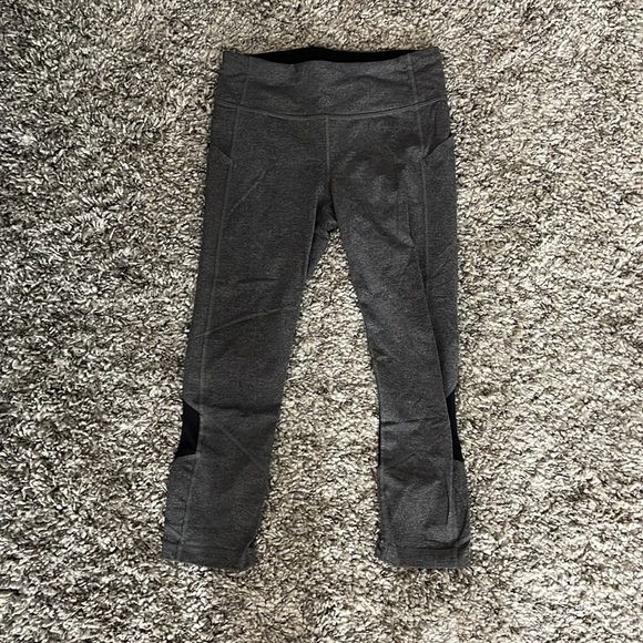 Lululemon crop - Picture 2 of 5